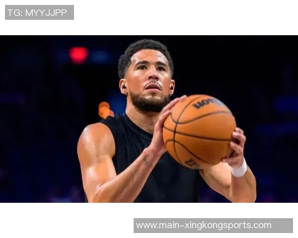 布克谈分卫新打法强调传球选择是赢球关键