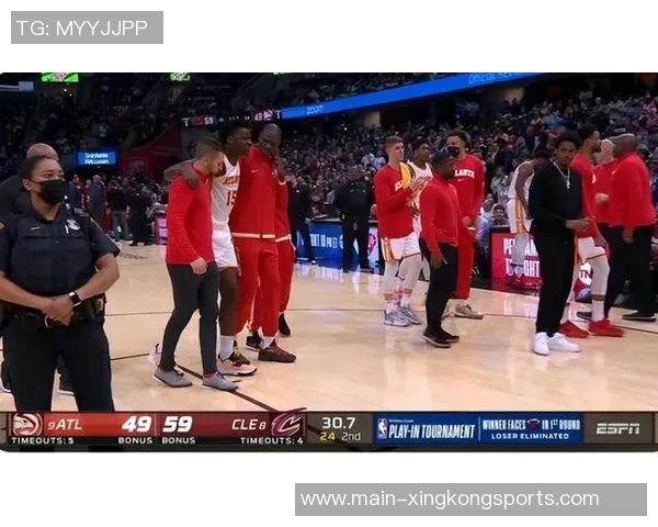 文班左膝疑似过度伸展明日将进行进一步检查以确定伤情